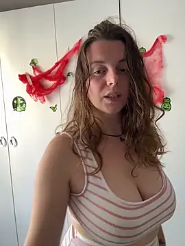 TenderLaGlamor online show from 10/30/25, 01:09