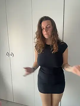 TenderLaGlamor online show from 11/29/25, 11:21