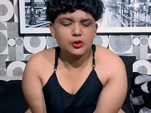 indianfoxy01 online show from 10/15/25, 04:04