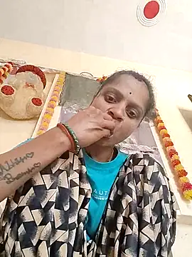 Snapshot of Sonam_dhakad chatting on 04/13/26, 08:18 Sonam dhakad online show from 04/13/26, 08:18