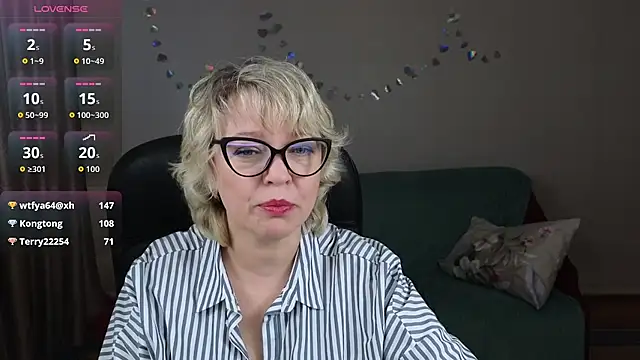 Snapshot of Rosette_Pricky chatting on 03/18/26, 02:41 Rosette Pricky online show from 03/18/26, 02:41