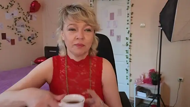 Snapshot of Rosette_Pricky chatting on 03/14/26, 02:45 Rosette Pricky online show from 03/14/26, 02:45