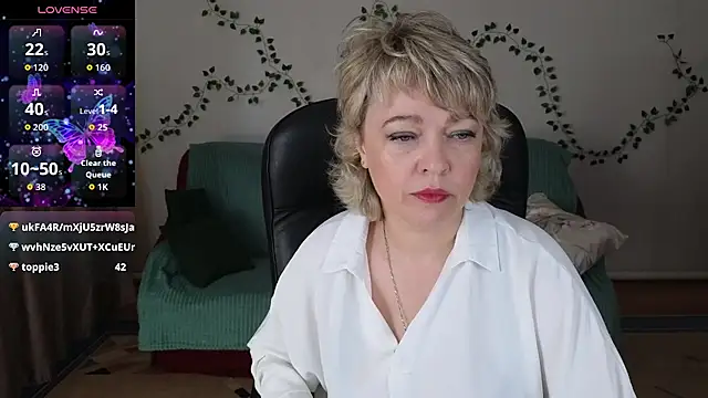 Snapshot of Rosette_Pricky chatting on 07/17/26, 02:47 Rosette Pricky online show from 07/17/26, 02:47