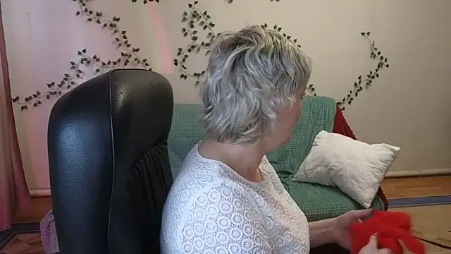 Snapshot of Rosette_Pricky chatting on 04/11/26, 02:43 Rosette Pricky online show from 04/11/26, 02:43