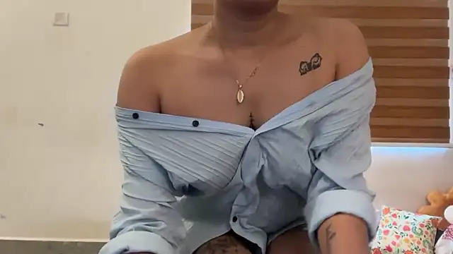 LucytheDevilQueen online show from 12/16/25, 04:17