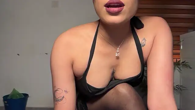 LucytheDevilQueen online show from 05/01/26, 04:39