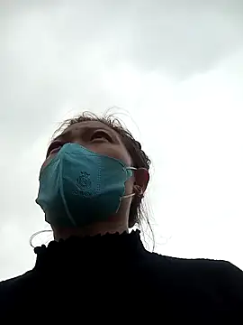 qychiu online show from 11/13/25, 01:09