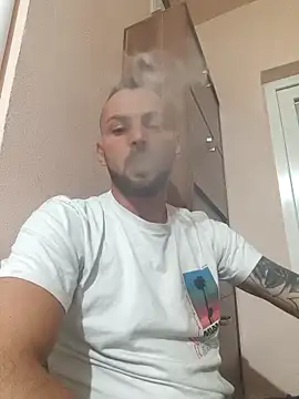 Snapshot of papichulo0099 chatting on 10/06/25, 05:46 papichulo0099 online show from 10/06/25, 05:46