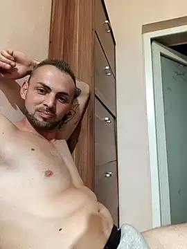 Snapshot of papichulo0099 chatting on 09/17/25, 06:43 papichulo0099 online show from 09/17/25, 06:43