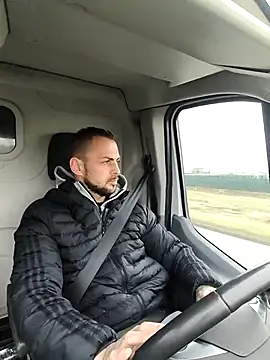 Snapshot of papichulo0099 chatting on 11/27/25, 07:31 papichulo0099 online show from 11/27/25, 07:31