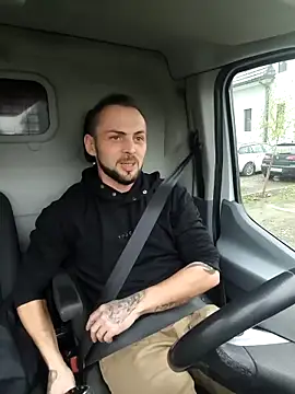 Snapshot of papichulo0099 chatting on 11/28/25, 04:29 papichulo0099 online show from 11/28/25, 04:29