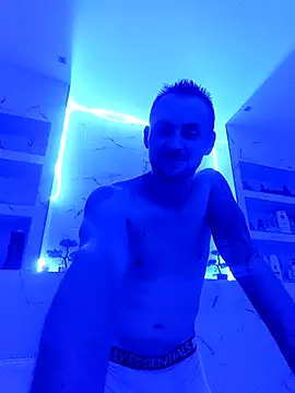 Snapshot of papichulo0099 chatting on 10/25/25, 07:36 papichulo0099 online show from 10/25/25, 07:36