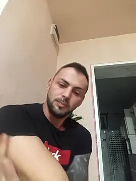 Snapshot of papichulo0099 chatting on 10/21/25, 03:06 papichulo0099 online show from 10/21/25, 03:06