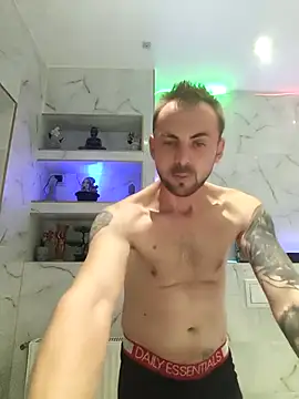 Snapshot of papichulo0099 chatting on 11/08/25, 03:54 papichulo0099 online show from 11/08/25, 03:54