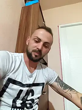 Snapshot of papichulo0099 chatting on 10/12/25, 05:58 papichulo0099 online show from 10/12/25, 05:58