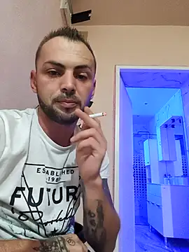 Snapshot of papichulo0099 chatting on 10/19/25, 04:04 papichulo0099 online show from 10/19/25, 04:04