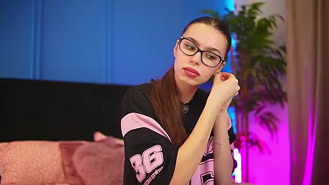 alexxisrae online show from 11/25/25, 04:13