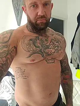 Snapshot of tattedmuscle1 chatting on 10/11/25, 02:51 tattedmuscle1 online show from 10/11/25, 02:51