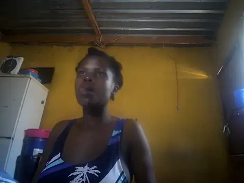 Snapshot of Caramelchick01 chatting on 10/13/25, 09:22 Caramelchick01 online show from 10/13/25, 09:22