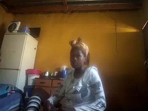 Snapshot of Caramelchick01 chatting on 10/03/25, 07:10 Caramelchick01 online show from 10/03/25, 07:10