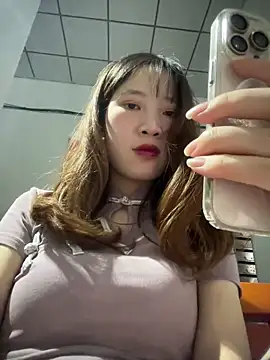 Snapshot of littleqiu chatting on 09/09/25, 10:47 littleqiu online show from 09/09/25, 10:47