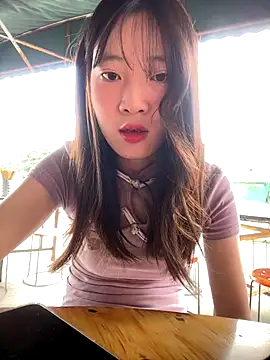 Snapshot of littleqiu chatting on 10/03/25, 08:38 littleqiu online show from 10/03/25, 08:38