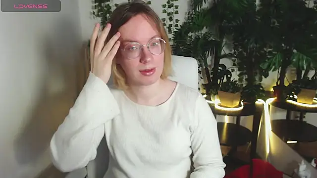 Amanda Butlerr online show from 12/17/25, 09:03