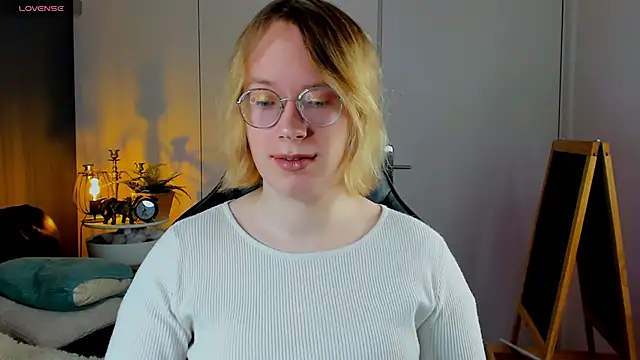 Amanda Butlerr online show from 11/19/25, 08:31