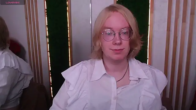 Snapshot of Amanda_Butlerr chatting on 07/12/26, 01:23 Amanda Butlerr online show from 07/12/26, 01:23