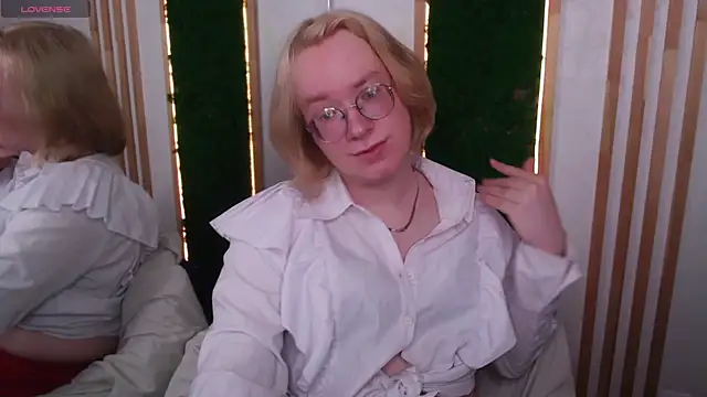 Snapshot of Amanda_Butlerr chatting on 07/14/26, 08:04 Amanda Butlerr online show from 07/14/26, 08:04