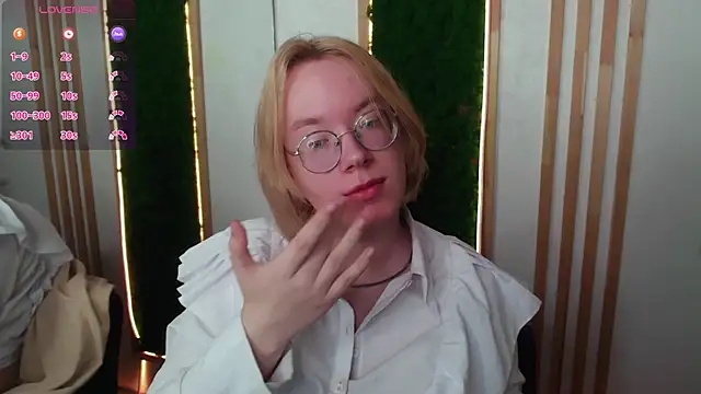 Snapshot of Amanda_Butlerr chatting on 06/27/26, 12:22 Amanda Butlerr online show from 06/27/26, 12:22