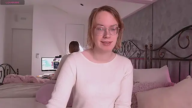 Amanda Butlerr online show from 09/26/25, 08:16