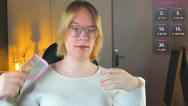 Amanda Butlerr online show from 11/10/25, 10:42