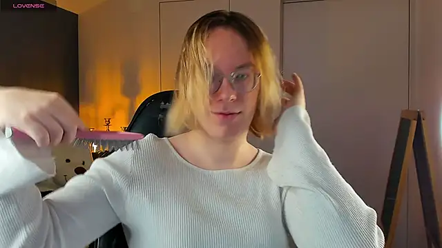 Amanda Butlerr online show from 11/13/25, 10:19