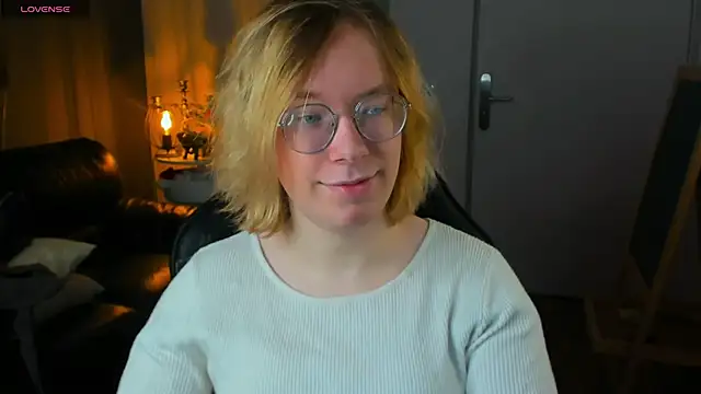 Amanda Butlerr online show from 11/30/25, 02:51