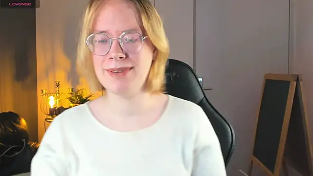 Amanda Butlerr online show from 10/30/25, 10:02