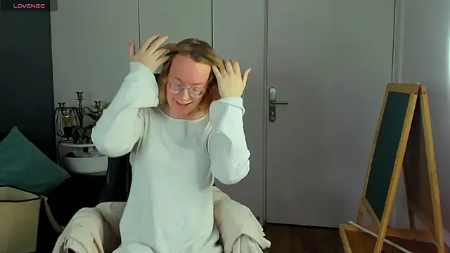 Amanda Butlerr online show from 11/23/25, 10:03