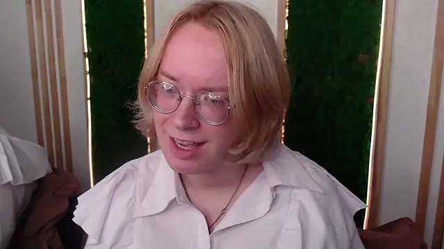 Snapshot of Amanda_Butlerr chatting on 06/18/26, 12:10 Amanda Butlerr online show from 06/18/26, 12:10