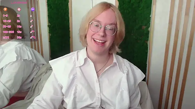 Snapshot of Amanda_Butlerr chatting on 06/20/26, 12:43 Amanda Butlerr online show from 06/20/26, 12:43