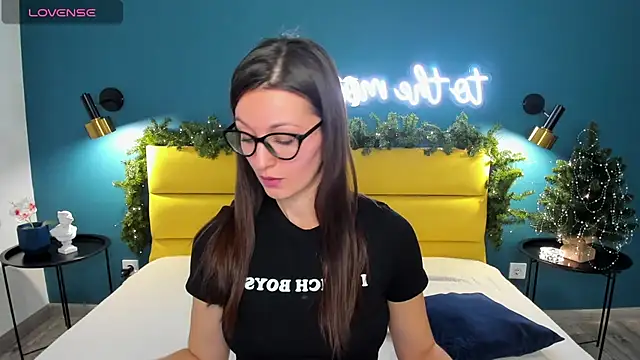 Joan Nelson online show from 12/23/25, 01:27