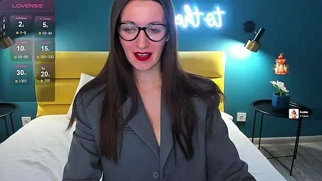 Joan Nelson online show from 02/03/26, 01:27