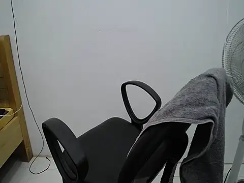  Lady- online show from 06/11/26, 09:34