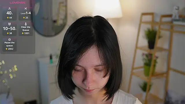 SuzanneHowse online show from 11/05/25, 06:38