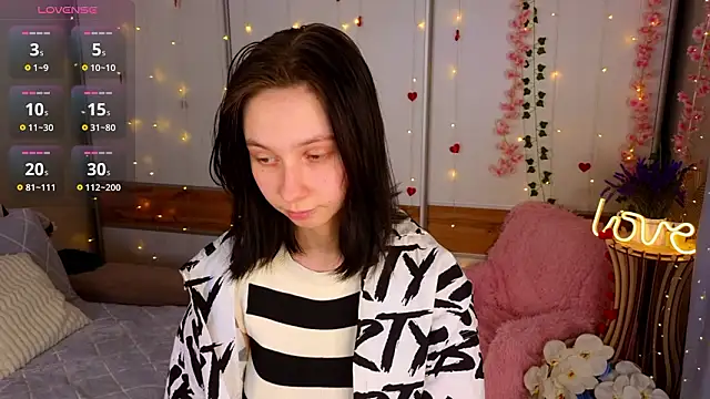SuzanneHowse online show from 03/14/26, 04:46