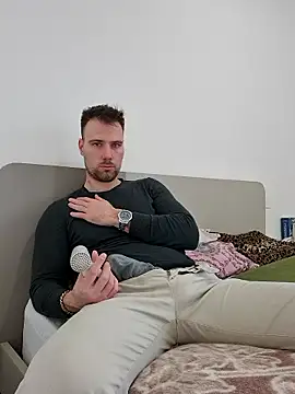 Snapshot of mrlyuis chatting on 01/14/26, 11:58 mrlyuis online show from 01/14/26, 11:58