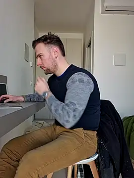 Snapshot of mrlyuis chatting on 02/24/26, 01:01 mrlyuis online show from 02/24/26, 01:01