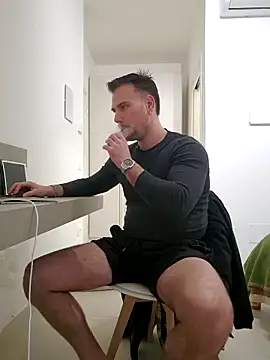 Snapshot of mrlyuis chatting on 02/26/26, 02:00 mrlyuis online show from 02/26/26, 02:00