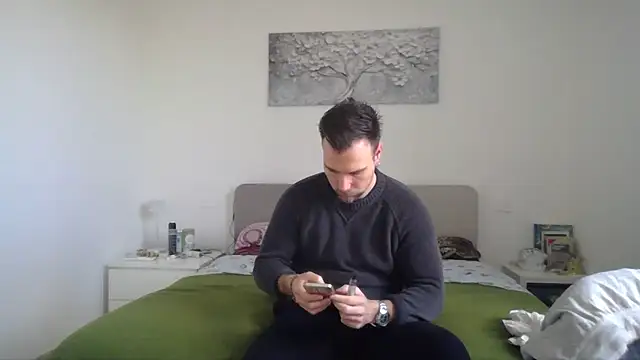 Snapshot of mrlyuis chatting on 02/05/26, 12:45 mrlyuis online show from 02/05/26, 12:45