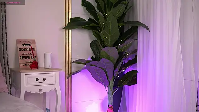 RebeccaRese online show from 04/03/26, 09:05