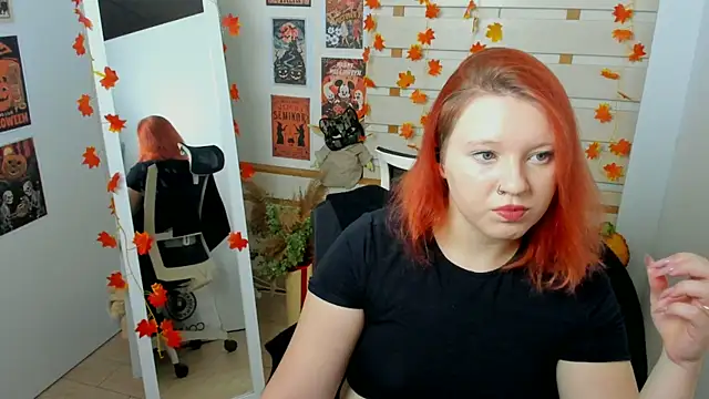 Snapshot of ScarletVixen_ chatting on 10/18/25, 06:32 ScarletVixen online show from 10/18/25, 06:32